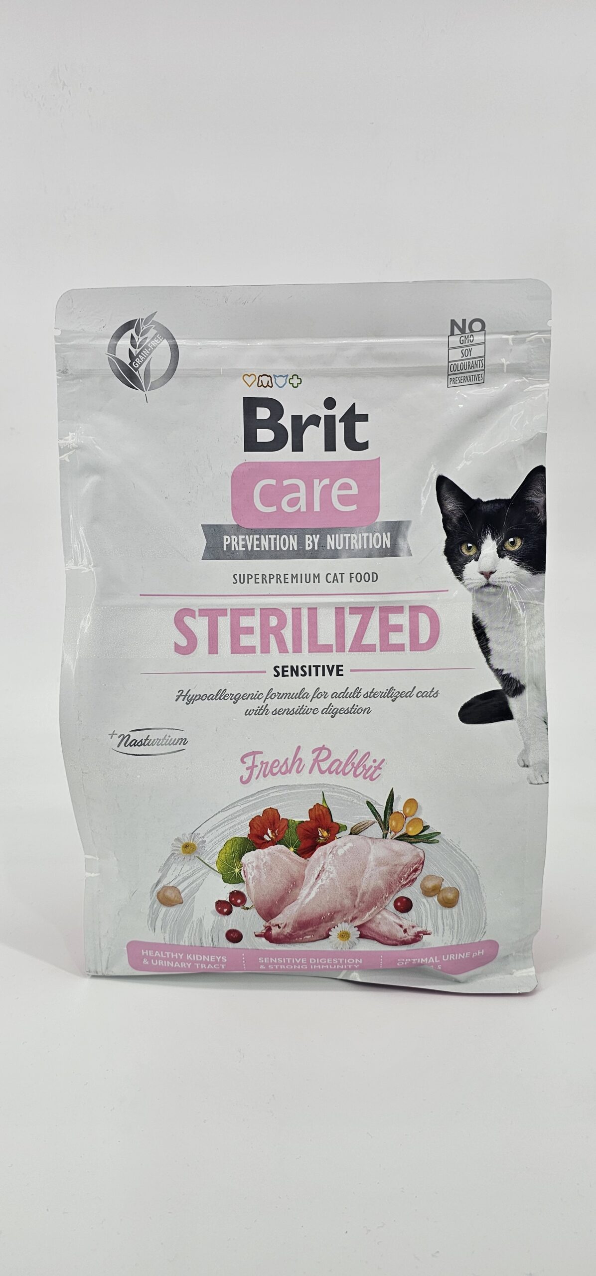 BRIT CARE STERILIZED SENSITIVE - FRESH RABBIT 2 KG