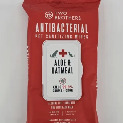 TWO BROTHERS TOALLITAS ANTIBACTERIALES PARA MASCOTAS ALOE Y AVENA X 40 (U)